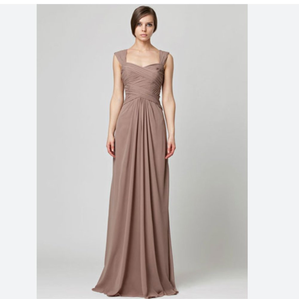 - MONIQUE LHUILLIER WHITE CHIFFON SLEEVELESS BRIDAL WEDDING DRE… - Picture 11 of 11